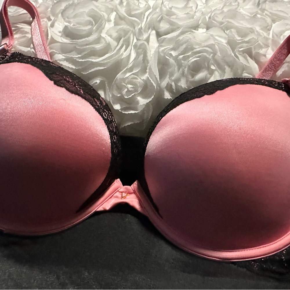 Victoria's Secret Very Sexy Push-up Bra Pink Black Lace Trim Cup